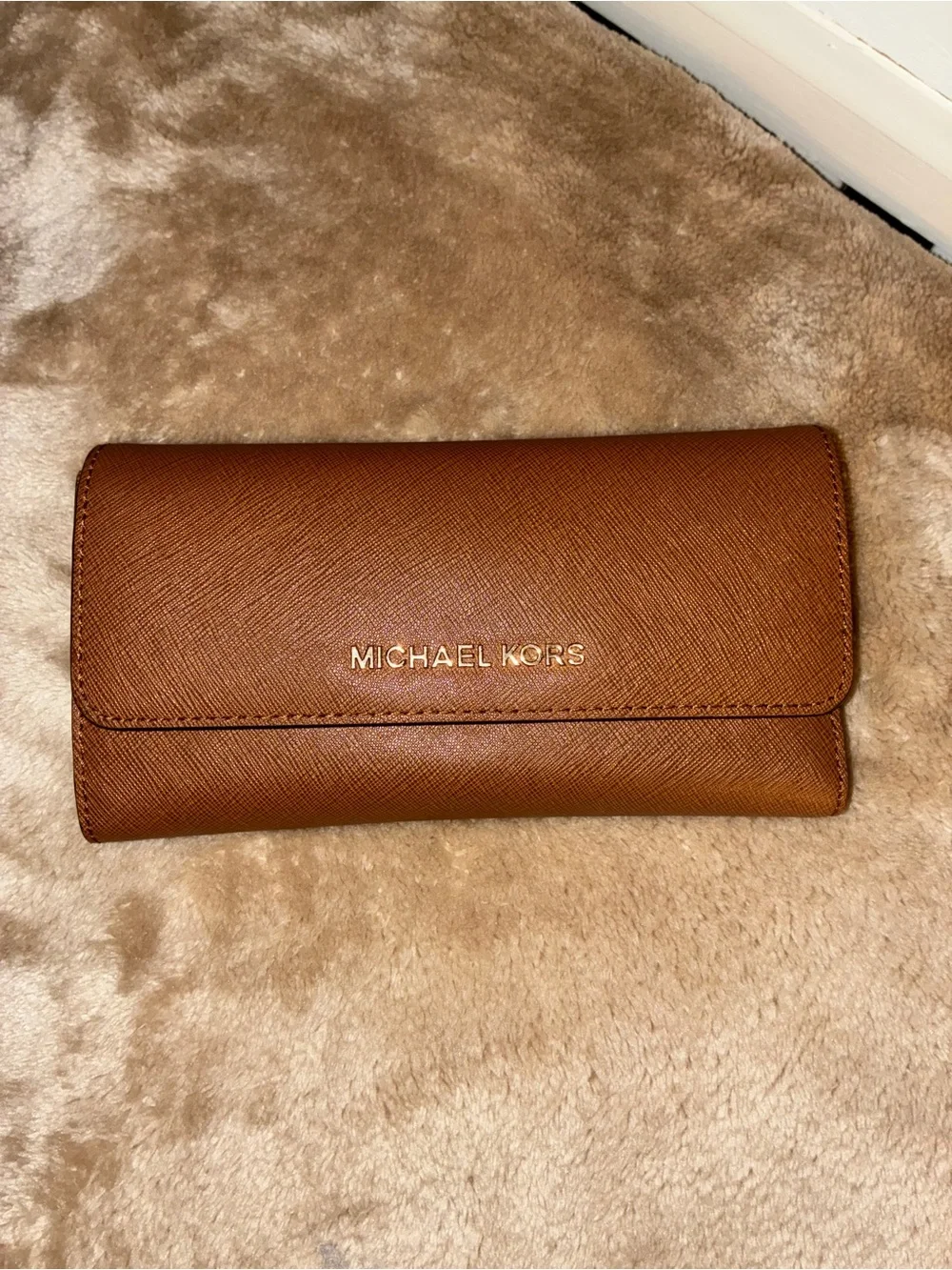 Like New Michael Kors Jet Set Travel Large Trifold Leather Wallet brown